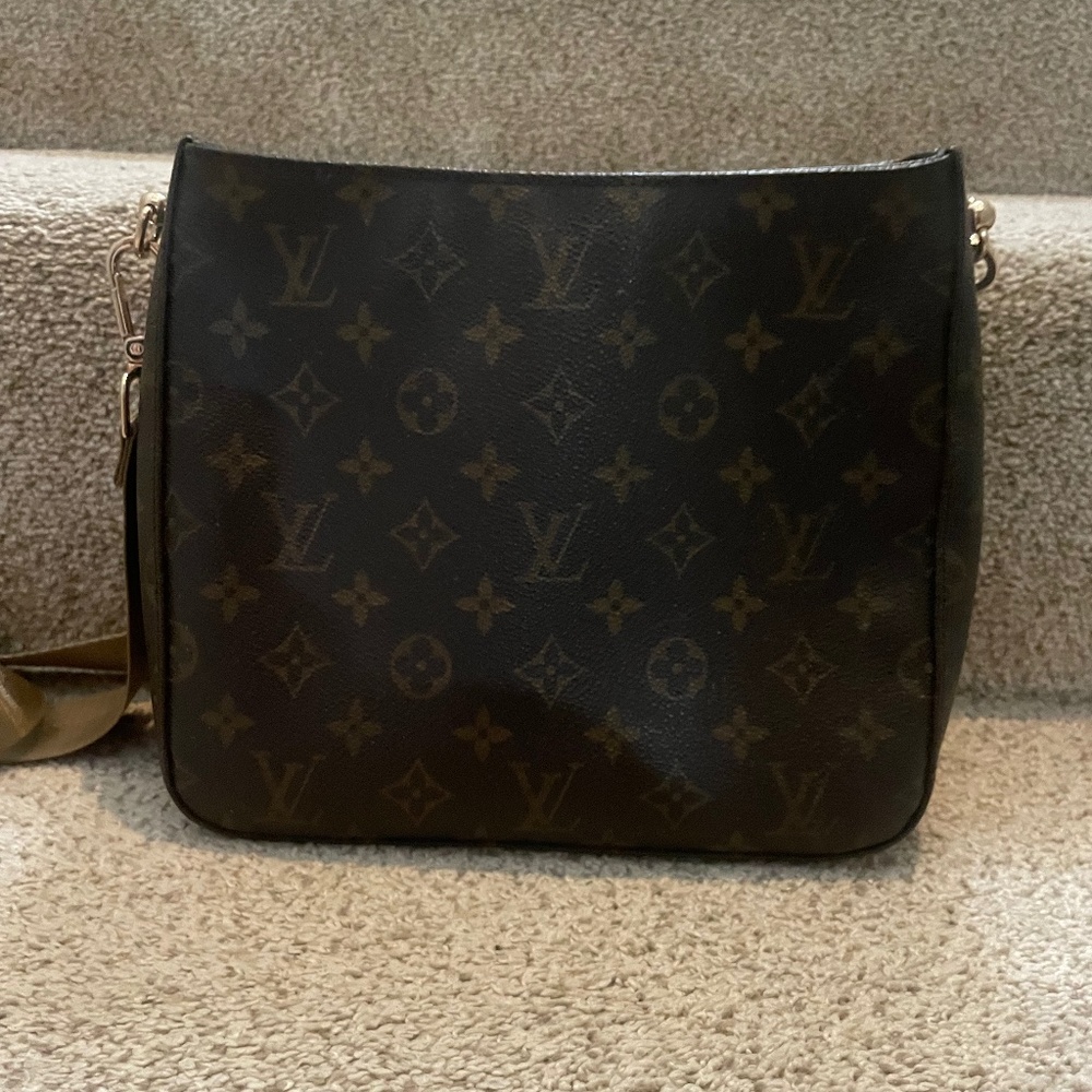 Louis Vuitton Looping MM